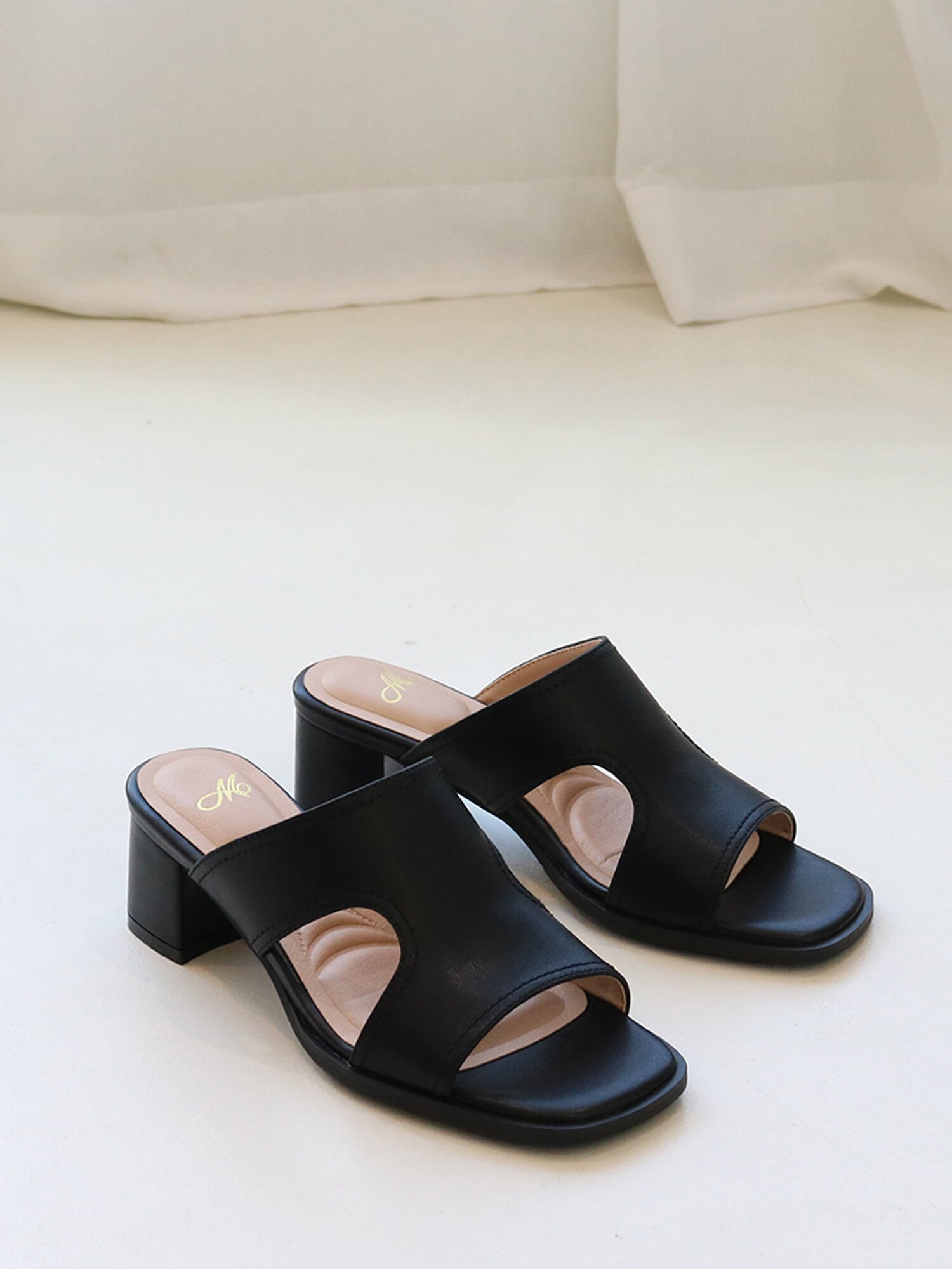 머랭고 천연소가죽 컴포트 시크 슬리퍼힐 6cm M25M05L