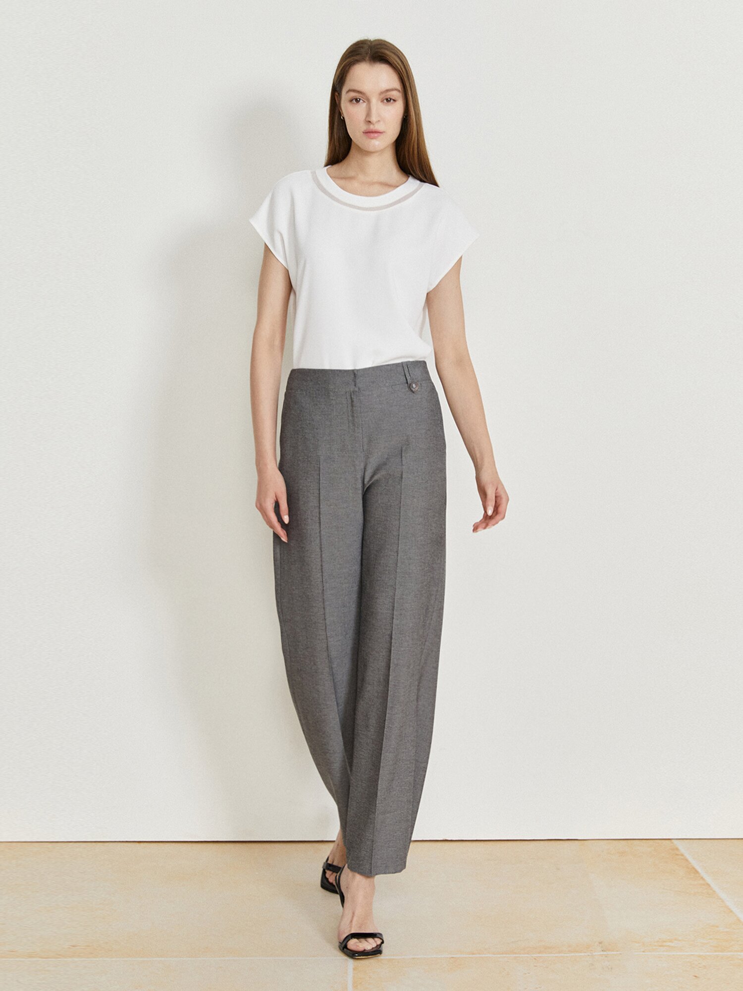 탭 장식 백 밴딩 와이드 팬츠 (DARK GREY)