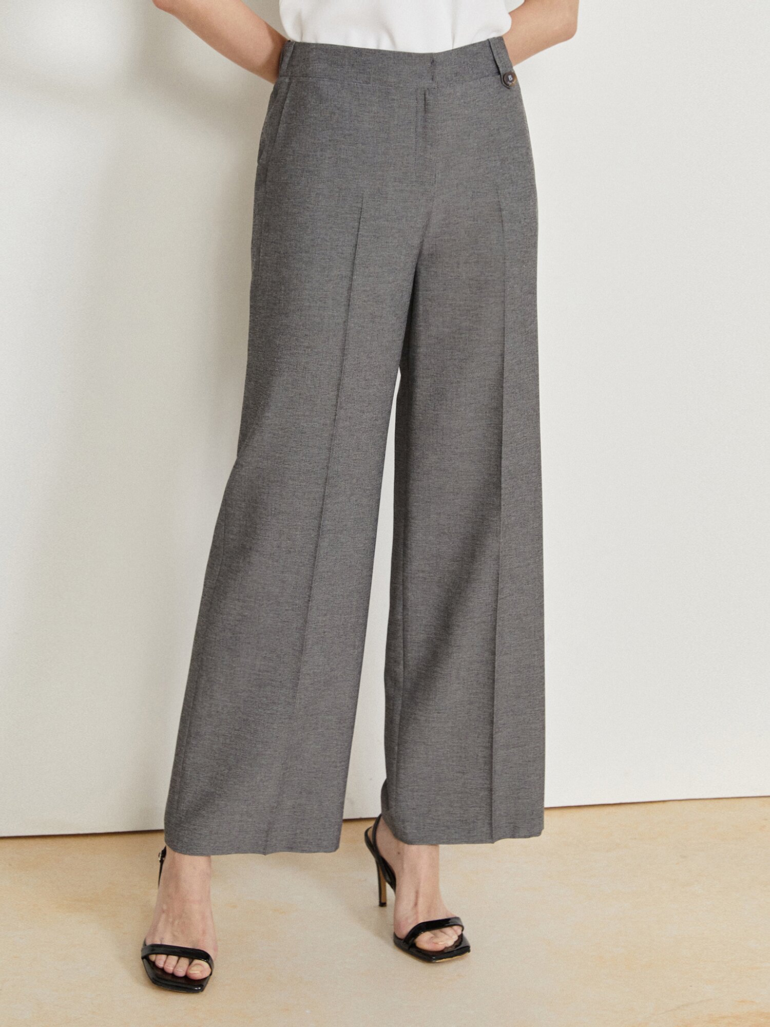 탭 장식 백 밴딩 와이드 팬츠 (DARK GREY)