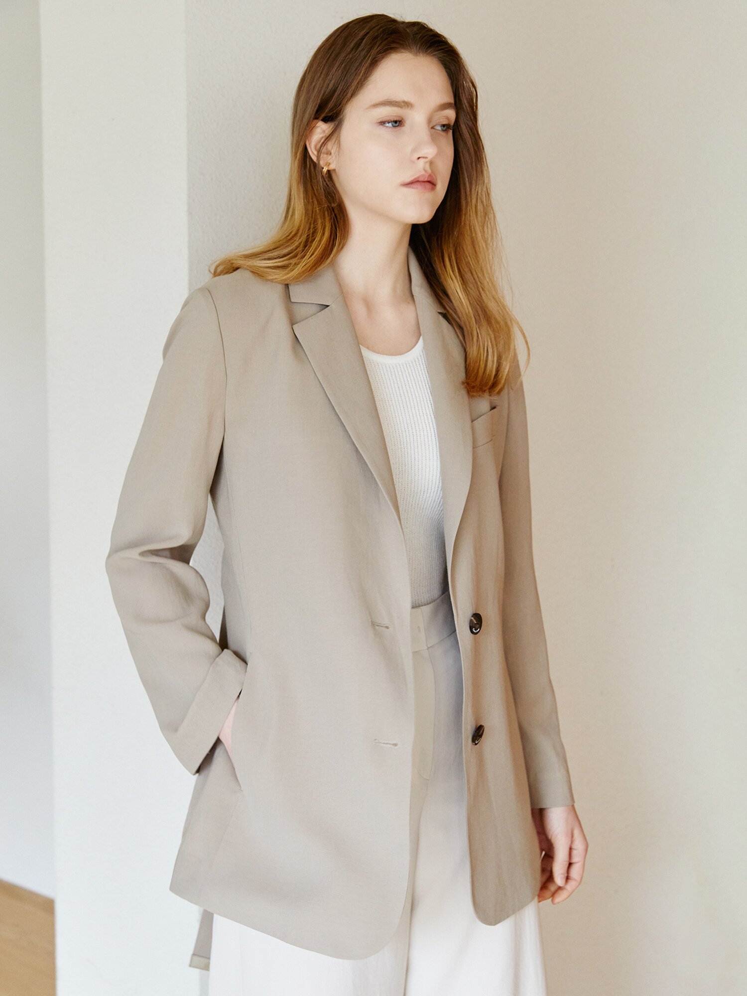 린넨 벨티드 싱글 투버튼 재킷 (BEIGE)