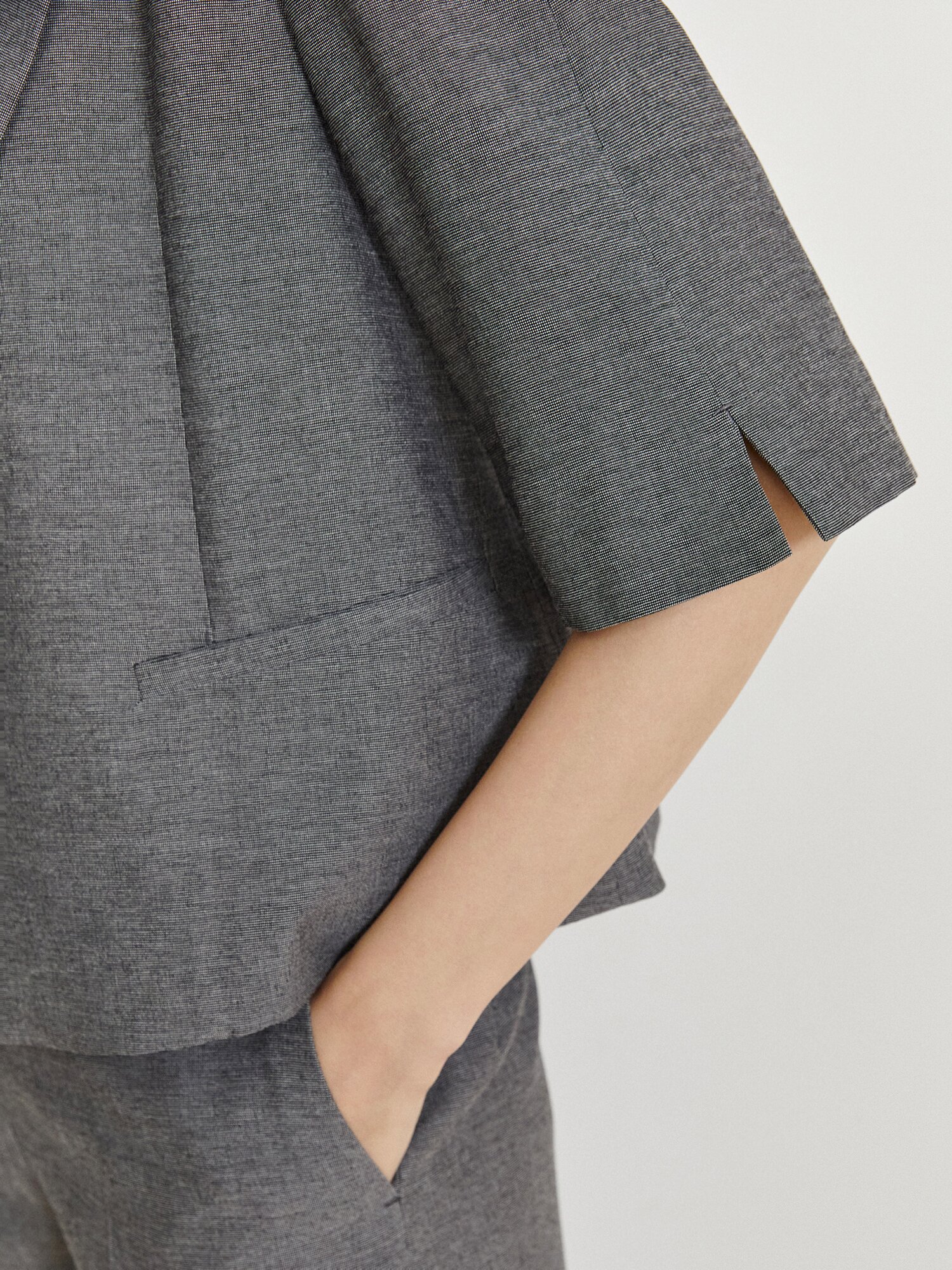 루즈핏 6부 슬리브 원버튼 재킷 (DARK GREY)