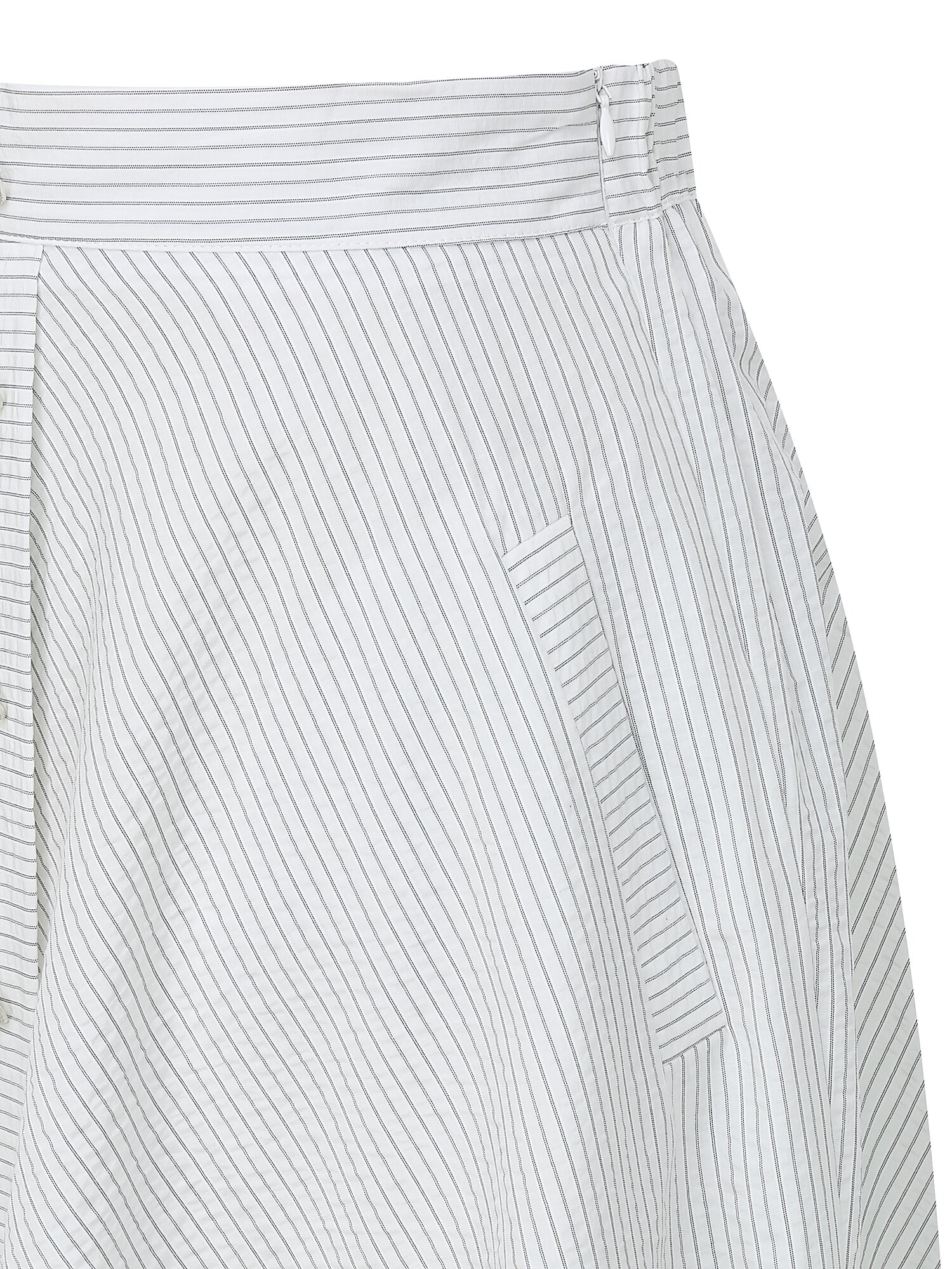 사선 버튼 장식 플레어 스커트 (WHITE)