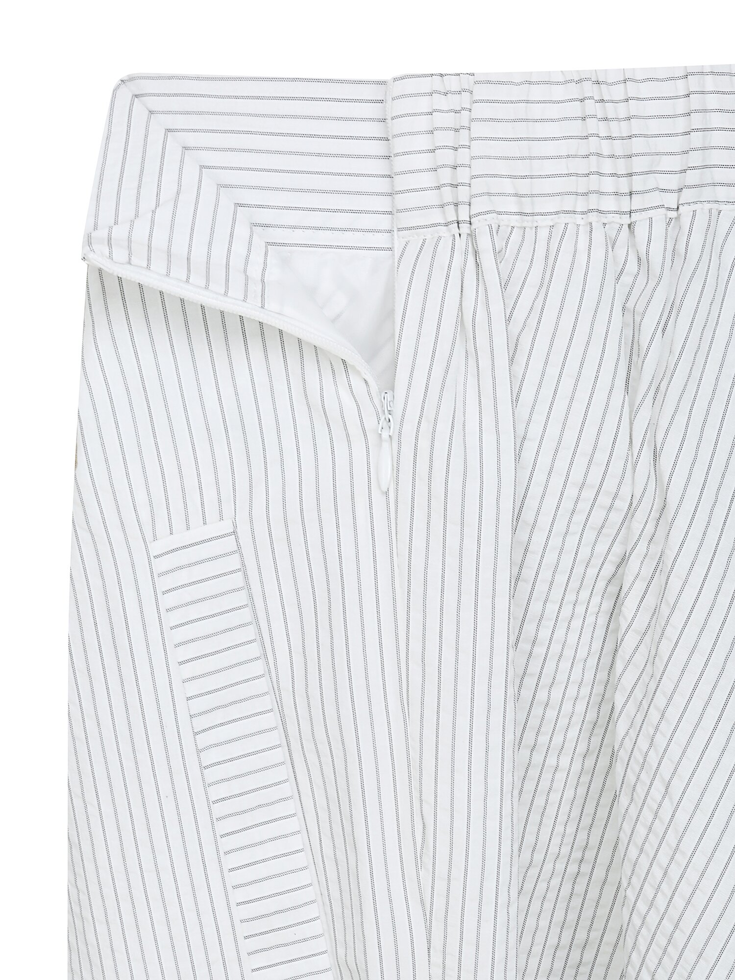 사선 버튼 장식 플레어 스커트 (WHITE)