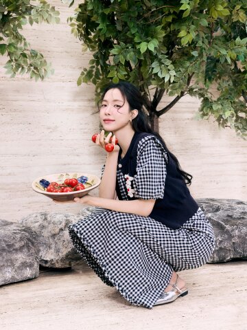 러플 스퀘어넥 크롭 블라우스 