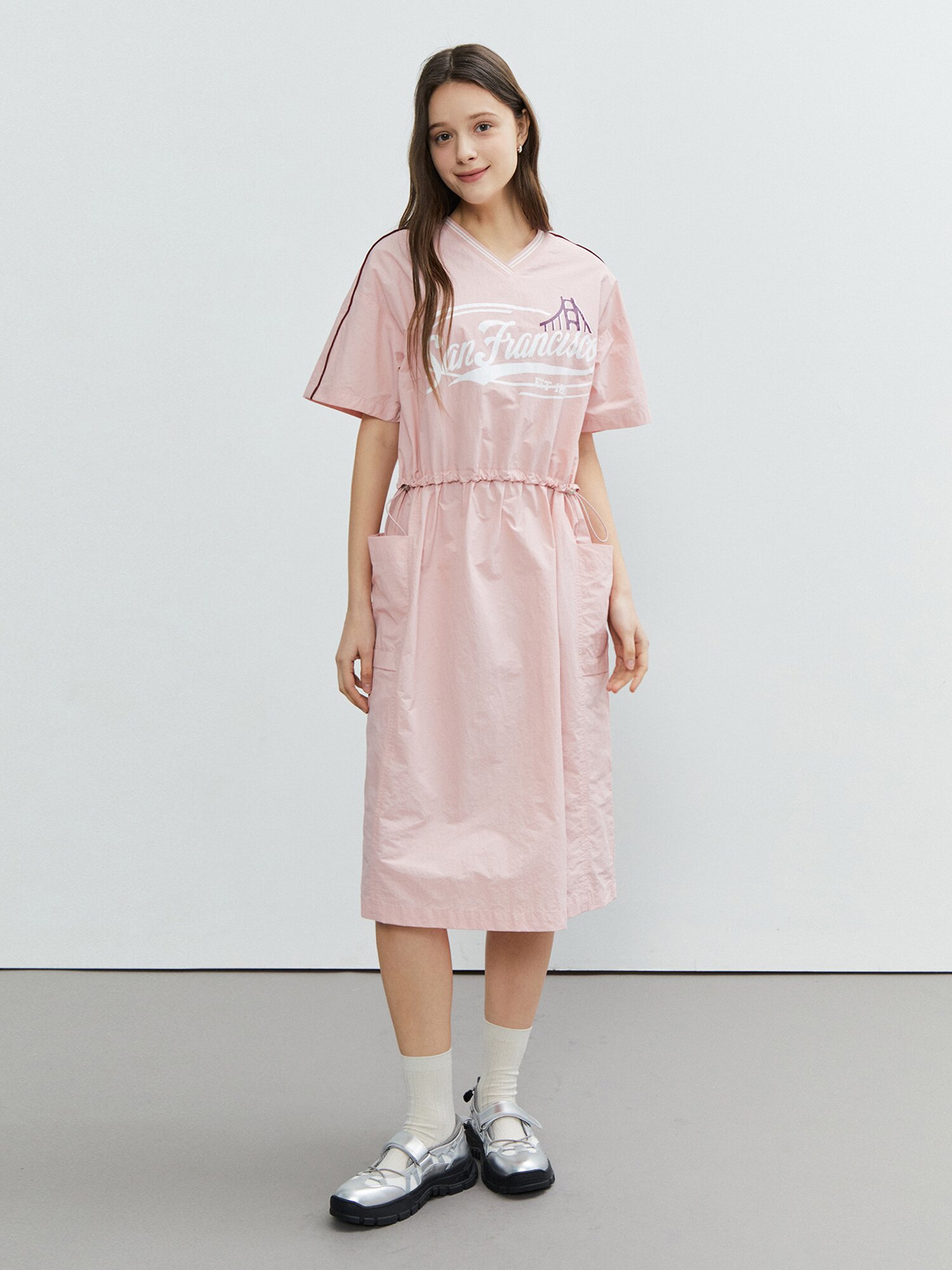 레터링 스트링 브이넥 원피스 (PINK)