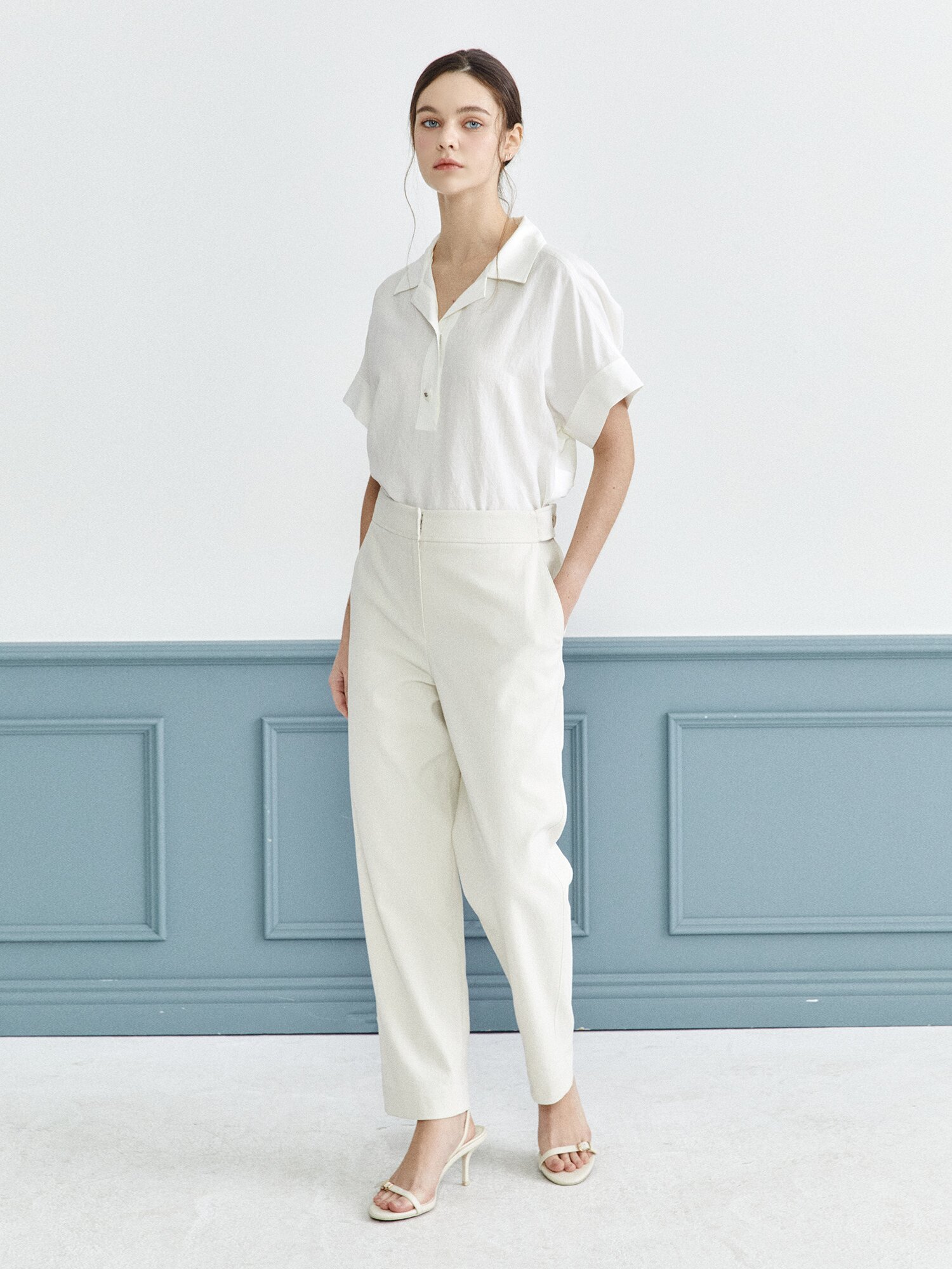 린넨 버튼 오픈 칼라 블라우스 (WHITE)