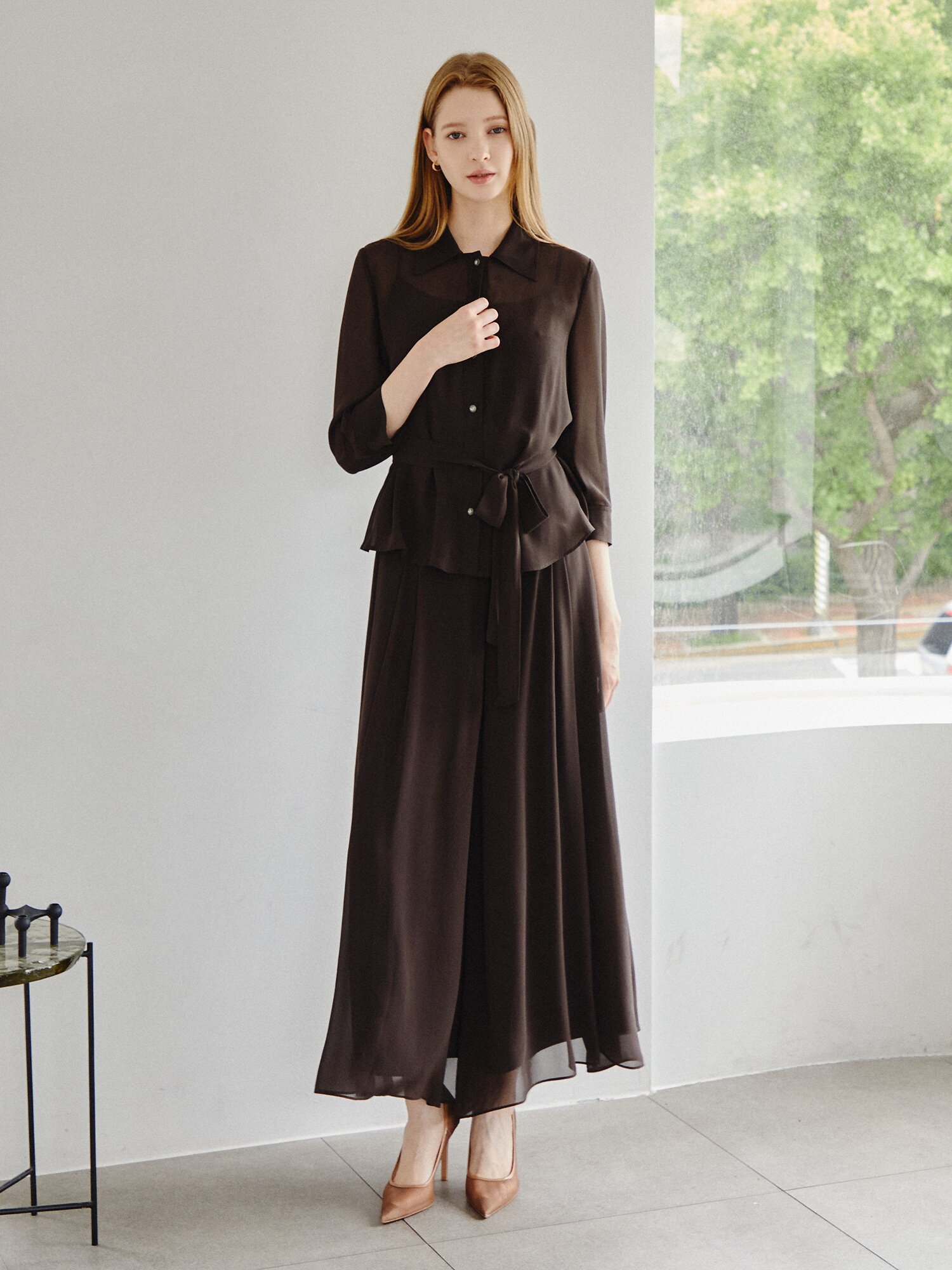 시폰 벨트 장식 블라우스 (DARK BROWN)