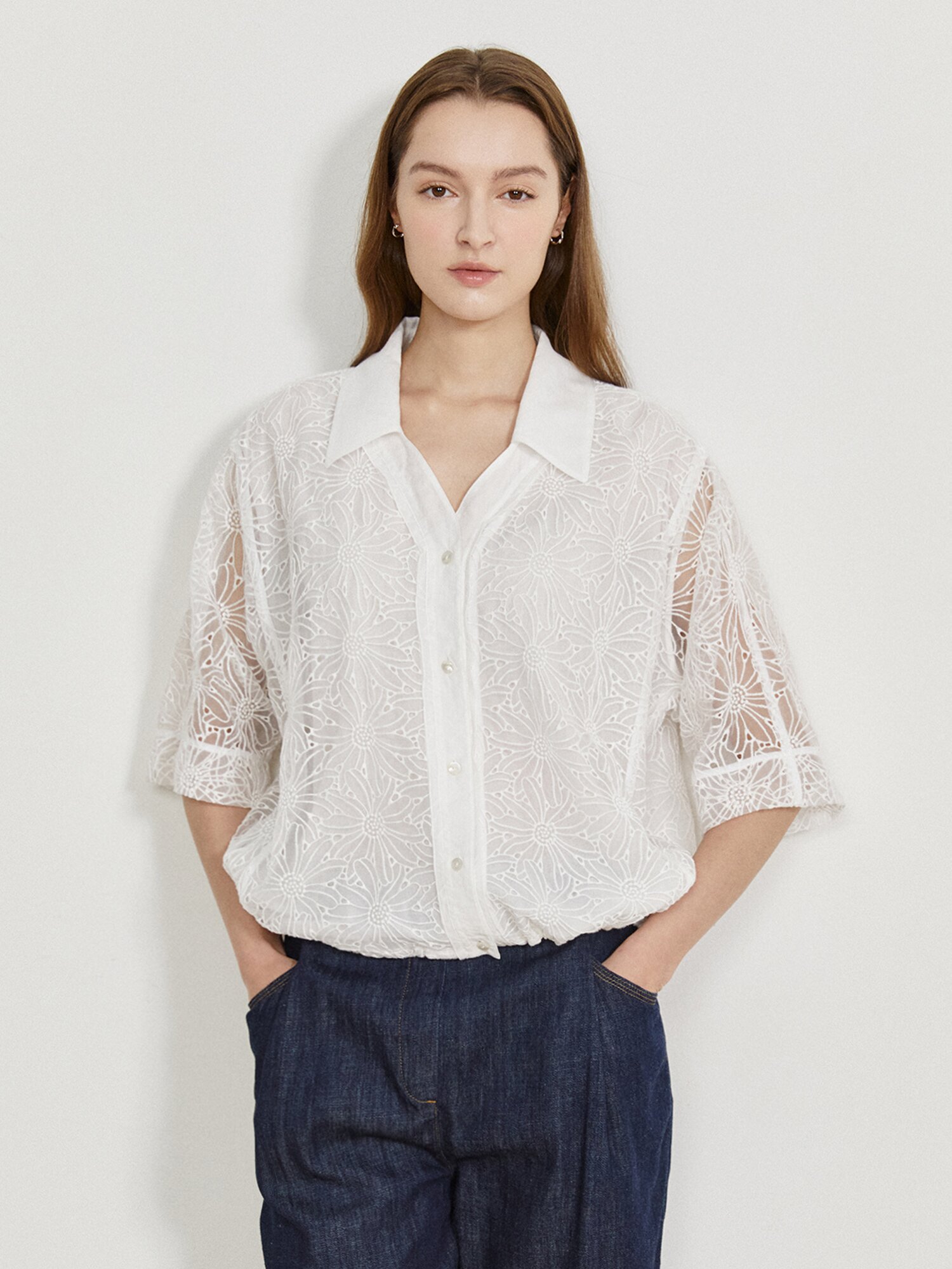 레이스 스트링 브이 칼라 블라우스 (WHITE)