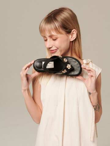 Gobi Ribbon Sneakers - Dessert Black