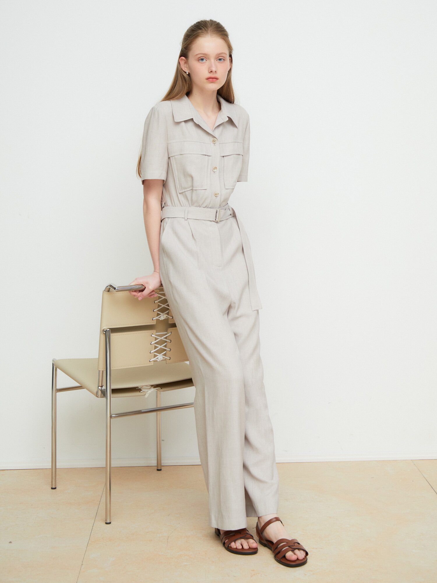 린넨 백 플랩 밴딩 점프 수트 (BEIGE)