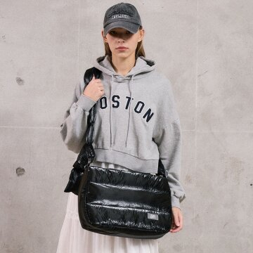 크라프얀 패디드 라지 크로스백 글로시블랙