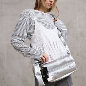 크라프얀 패디드 스몰 크로스백 글로시 실버