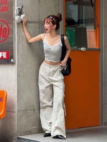 [주서현 PICK] SIDE-POCKETED BASKET PANTS KHAKI BEIGE