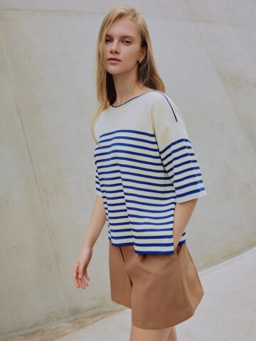 마린 스트라이프 배색 니트 