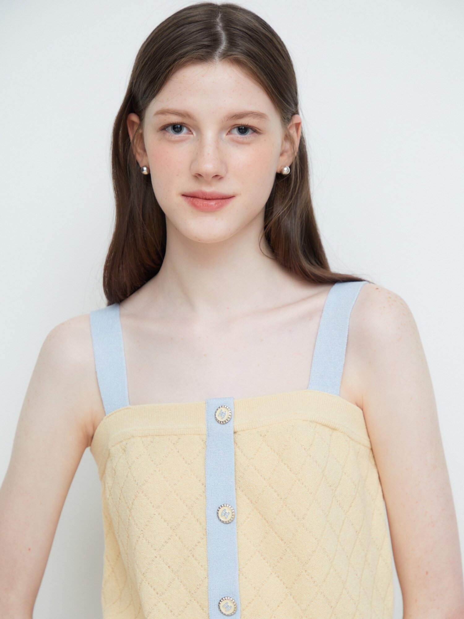 배색 다이아 스퀘어넥 니트 베스트 (LIGHT BLUE)