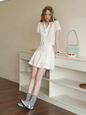Cest_Embroidery ruffle skirt