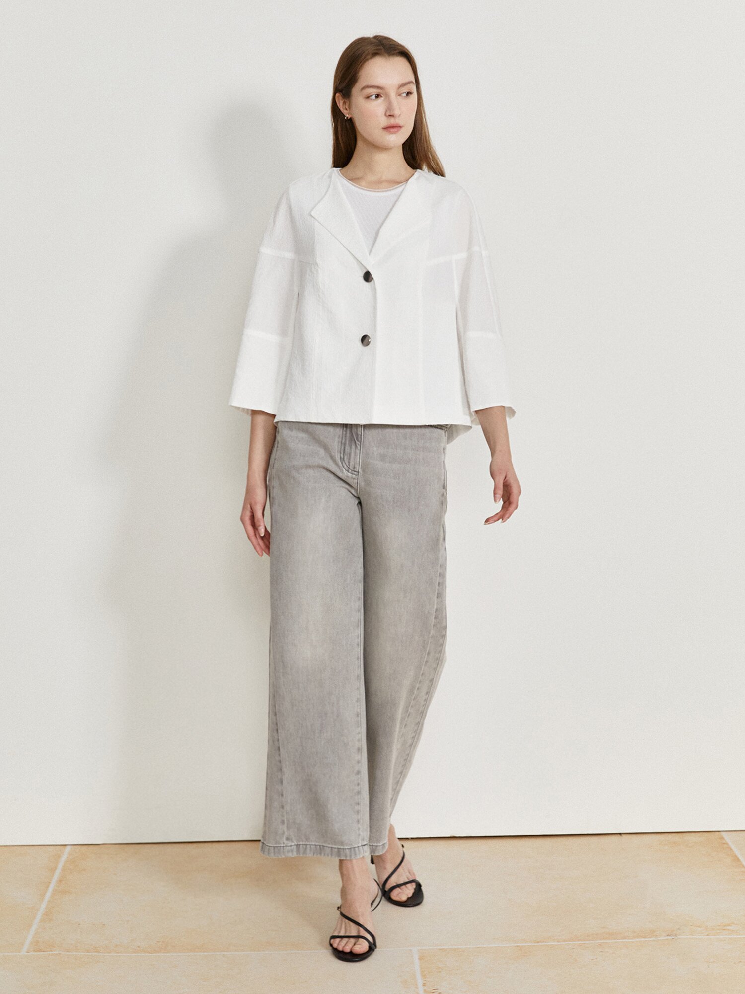 루즈핏 칼라리스 라펠 재킷 (WHITE)