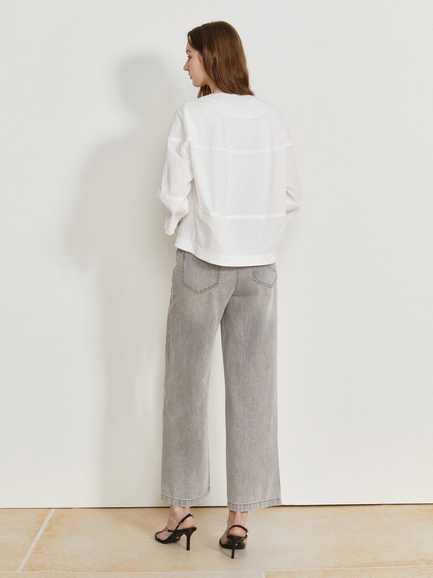 루즈핏 칼라리스 라펠 재킷 (WHITE)