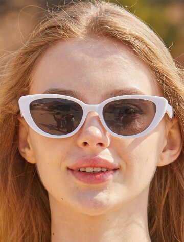 WOMEN 레이어드 뿔테 퓨어화이트 캣 자외선 차단 선글라스 [STRWH]