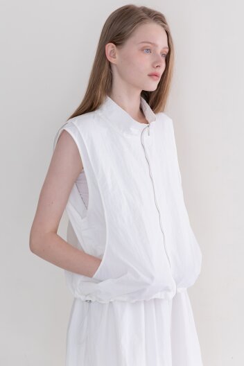 String vest - White