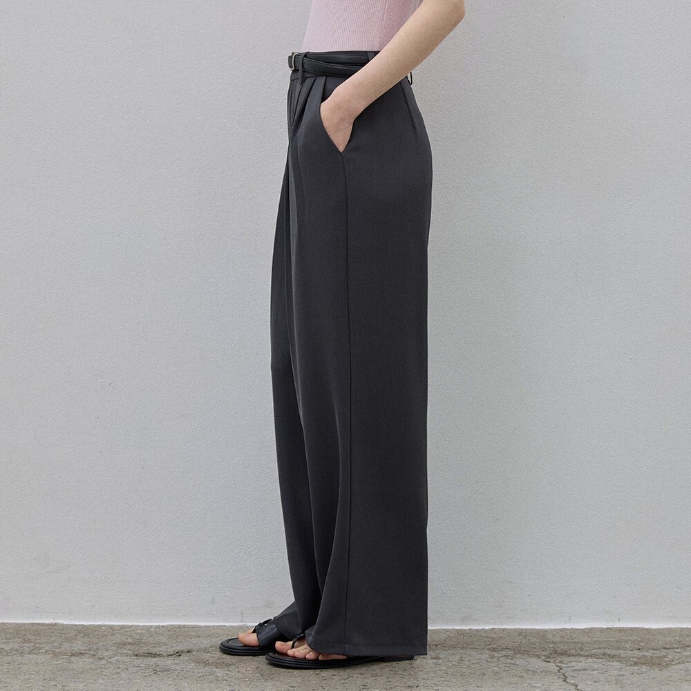 LINKLEFREE TWO-TUCK SLACKS_CHARCOAL