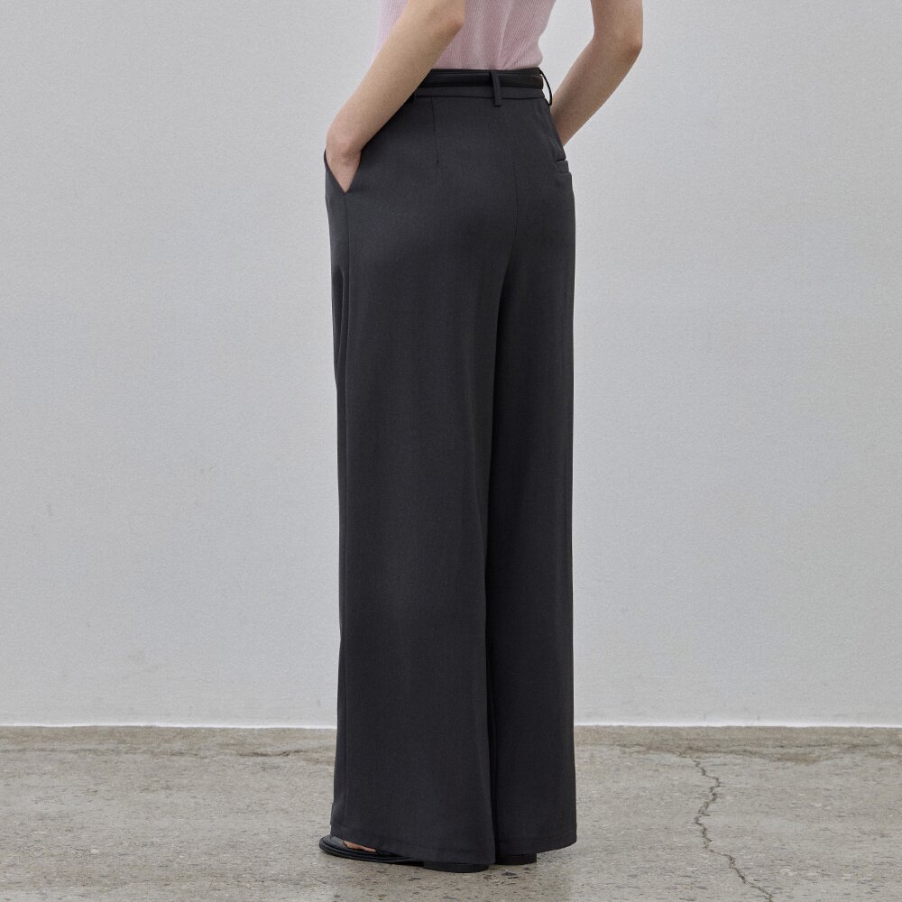 LINKLEFREE TWO-TUCK SLACKS_CHARCOAL