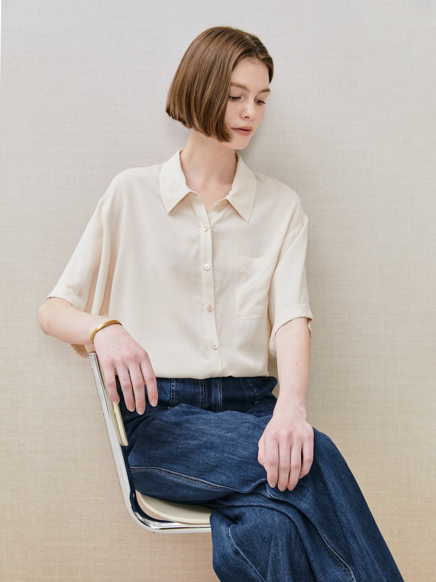 루즈핏 패치 포켓 블라우스 (LIGHT BEIGE)