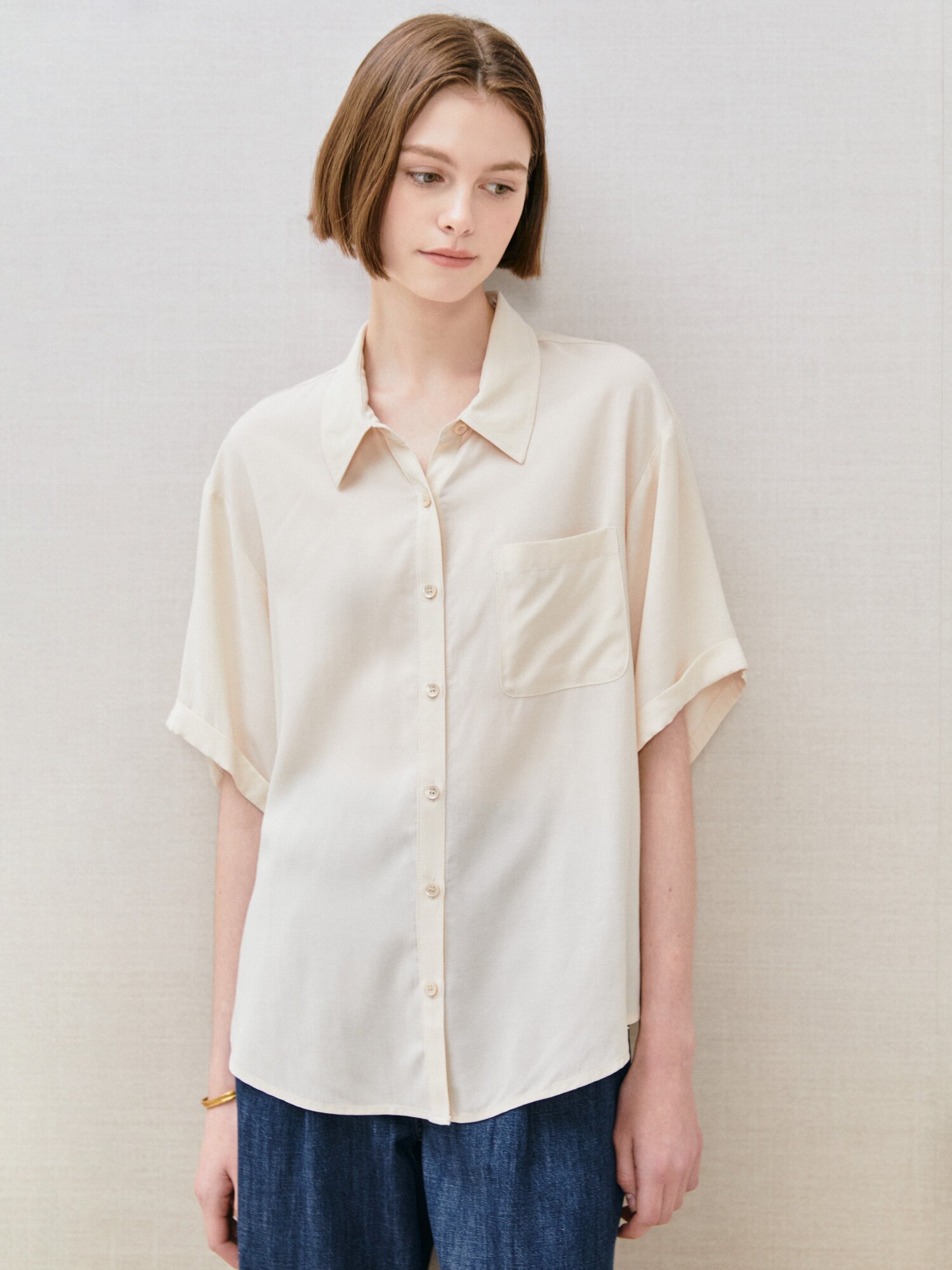 루즈핏 패치 포켓 블라우스 (LIGHT BEIGE)