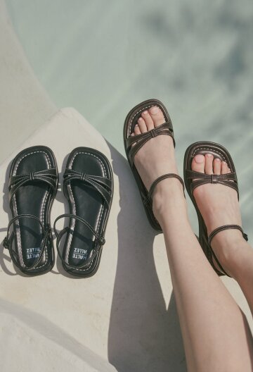 스티치 스트랩샌들 HA2531