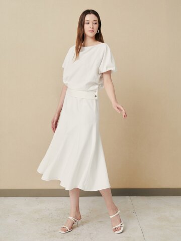 내추럴 플레어 핏 미디 스커트 