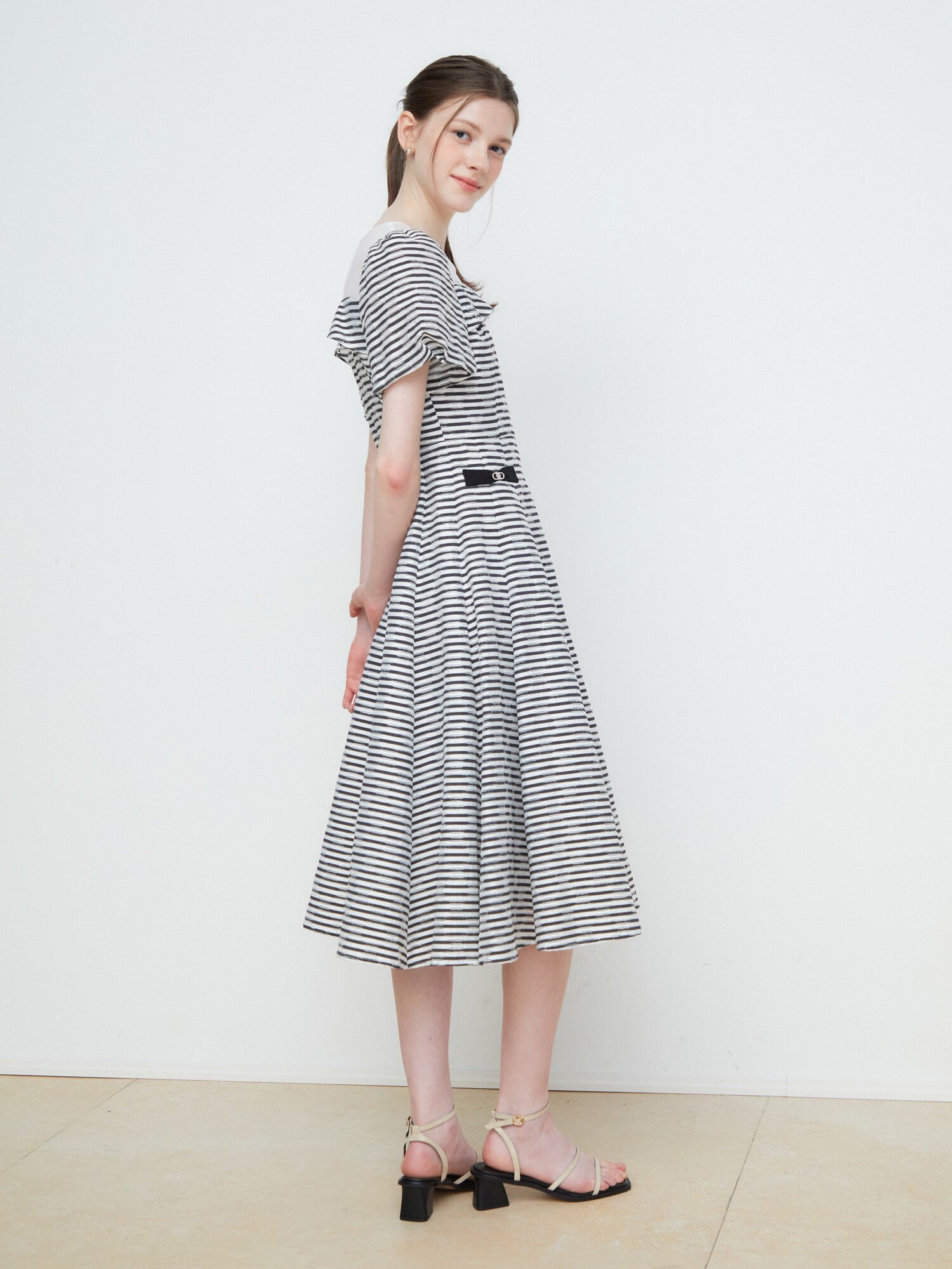 시스루 배색 퍼프 플레어 원피스 (STRIPE NAVY)