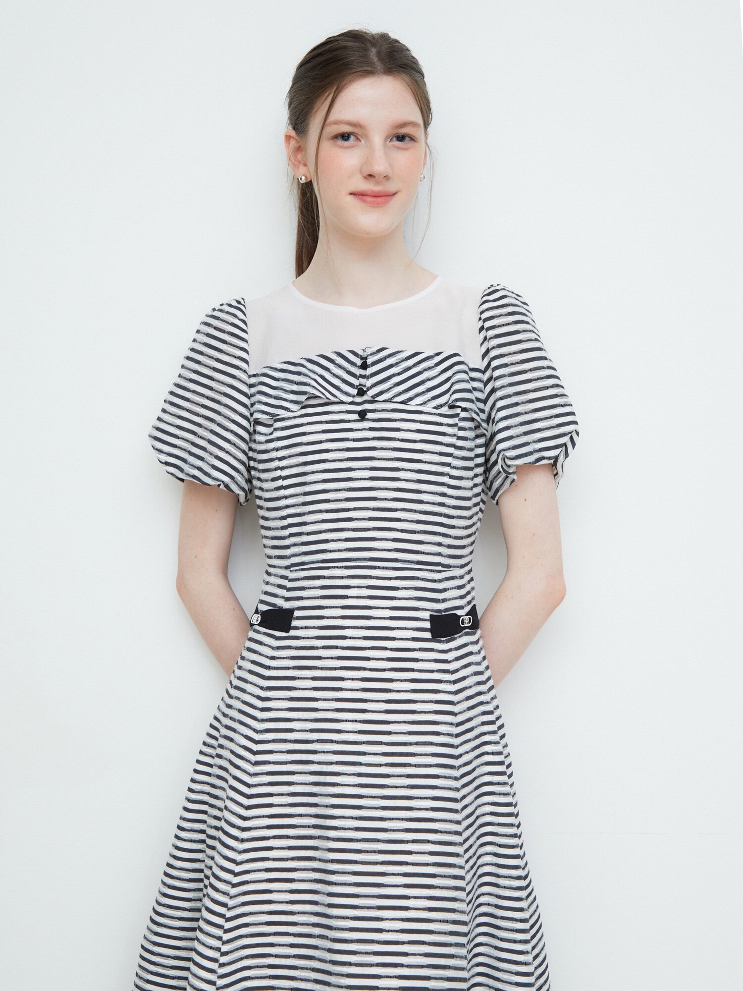 시스루 배색 퍼프 플레어 원피스 (STRIPE NAVY)