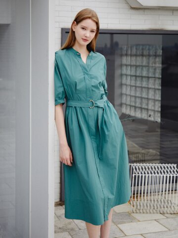 슬릿넥 백 밴딩 플레어 원피스 (GREEN)