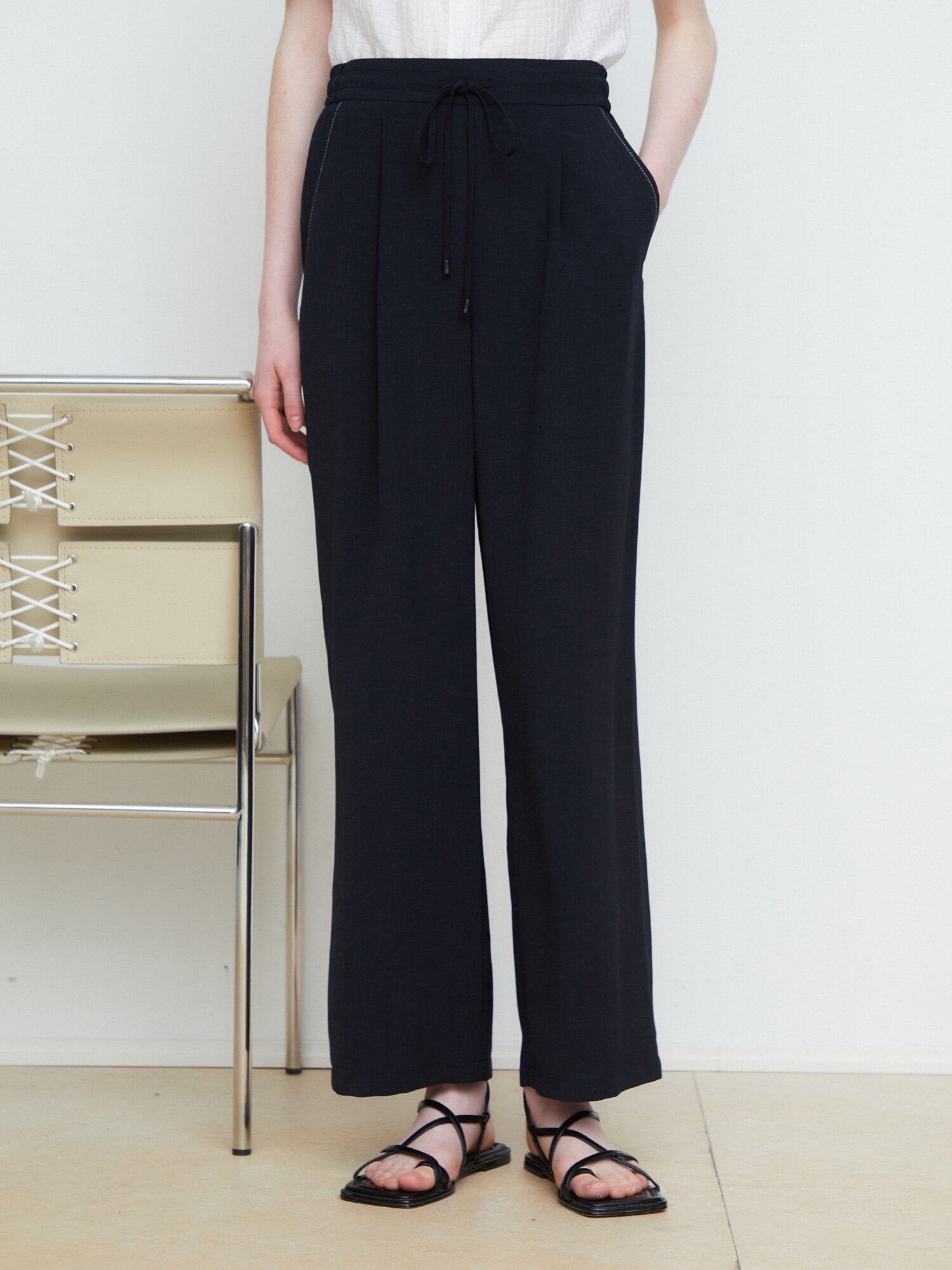 스티치 스트링 백 밴딩 팬츠 (DARK INDIGO)