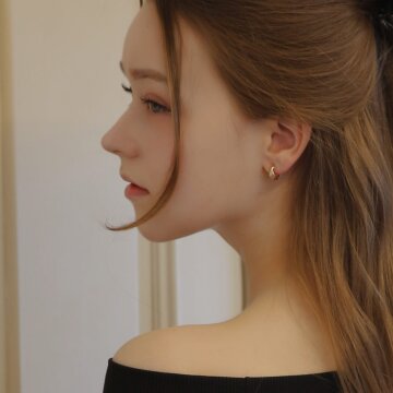 디유아모르 글림 커브 귀걸이