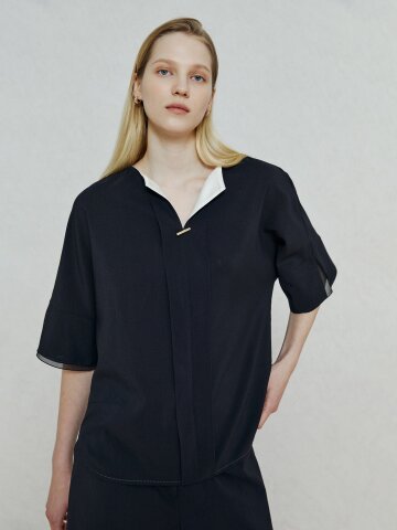 배색 디테일 링 클로징 블라우스 