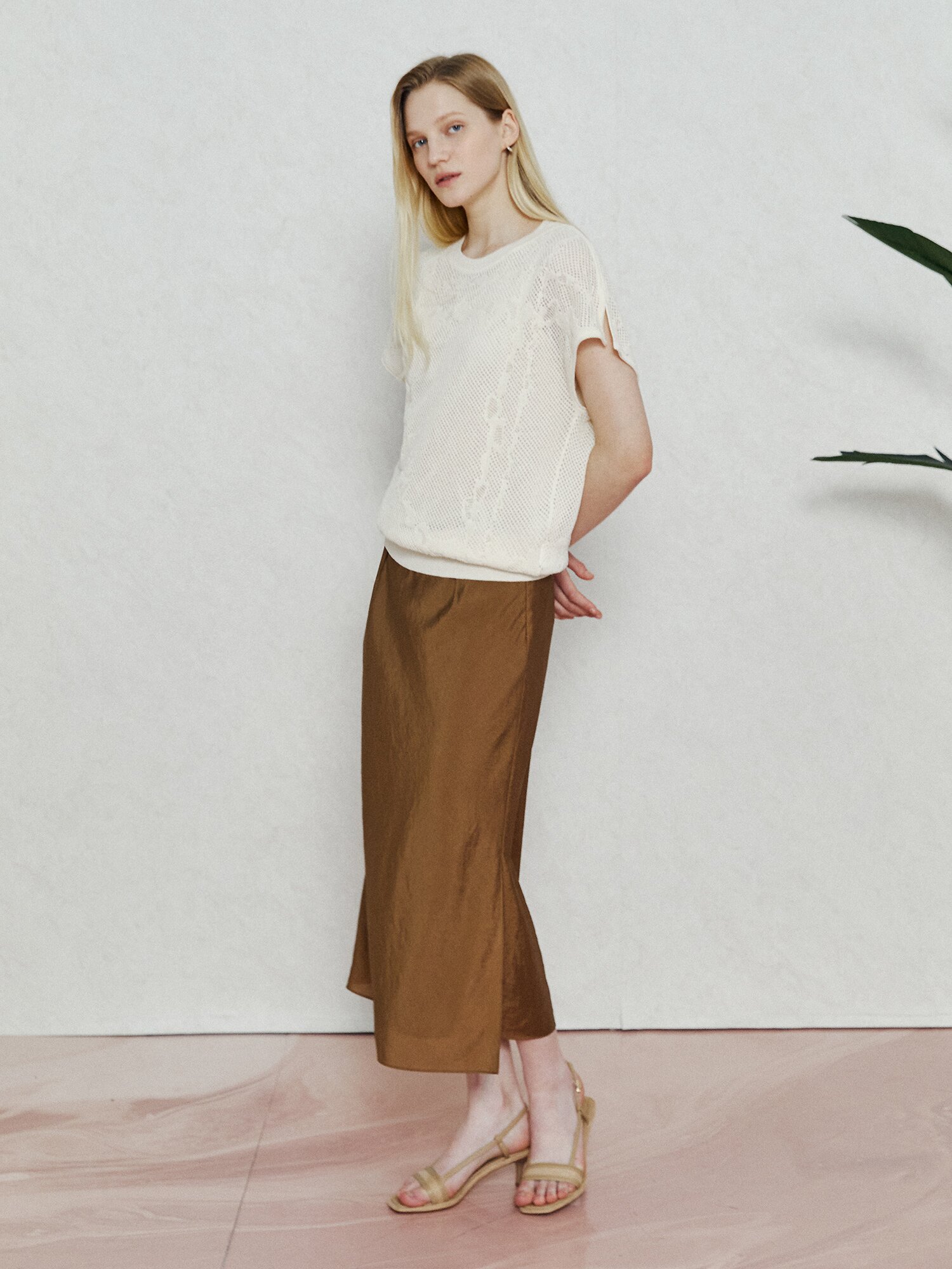 썸머 크로쉐 패턴 니트 (IVORY)