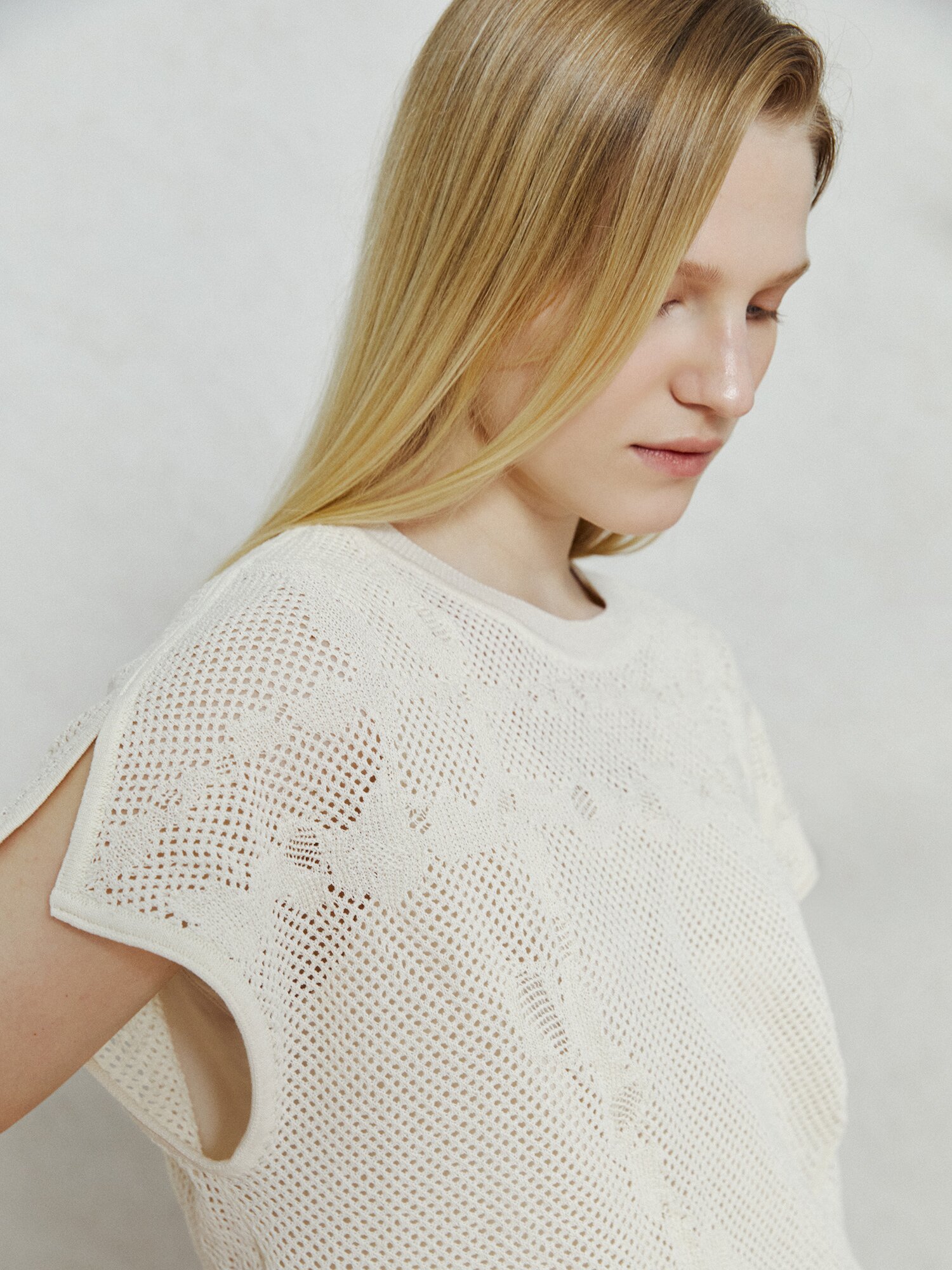 썸머 크로쉐 패턴 니트 (IVORY)