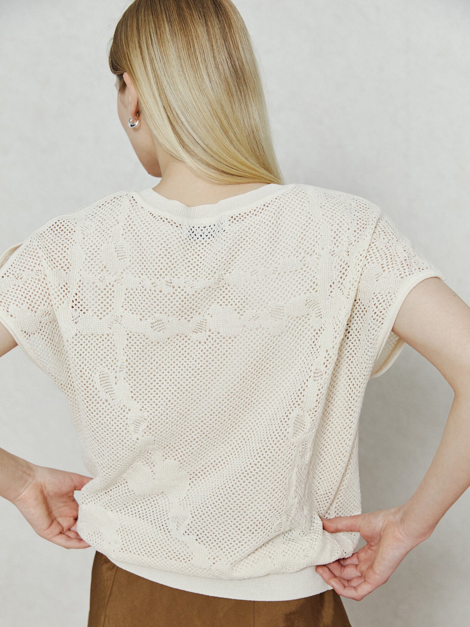 썸머 크로쉐 패턴 니트 (IVORY)
