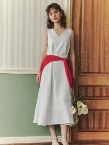 슬리브리스 브이넥 원피스 / 아이보리
