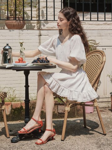 키튼 퍼프 레이스 블라우스 / 화이트
