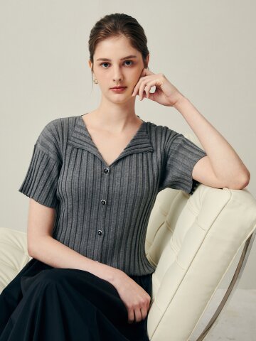 버튼 디테일 립조직 니트탑 