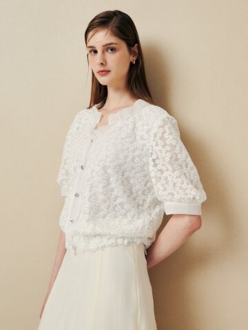 입체 플라워 디테일 블라우스 