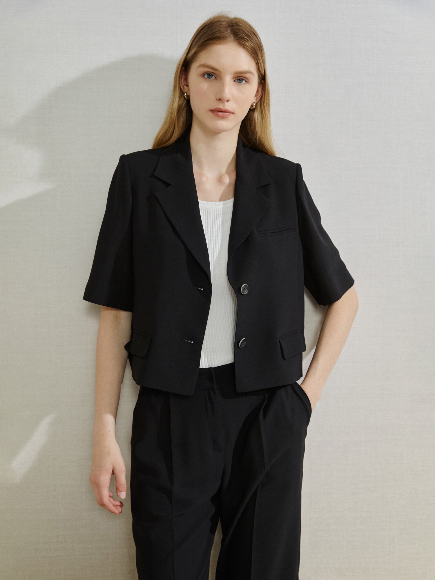 미니멀 백 밴딩 크롭 재킷 (BLACK)