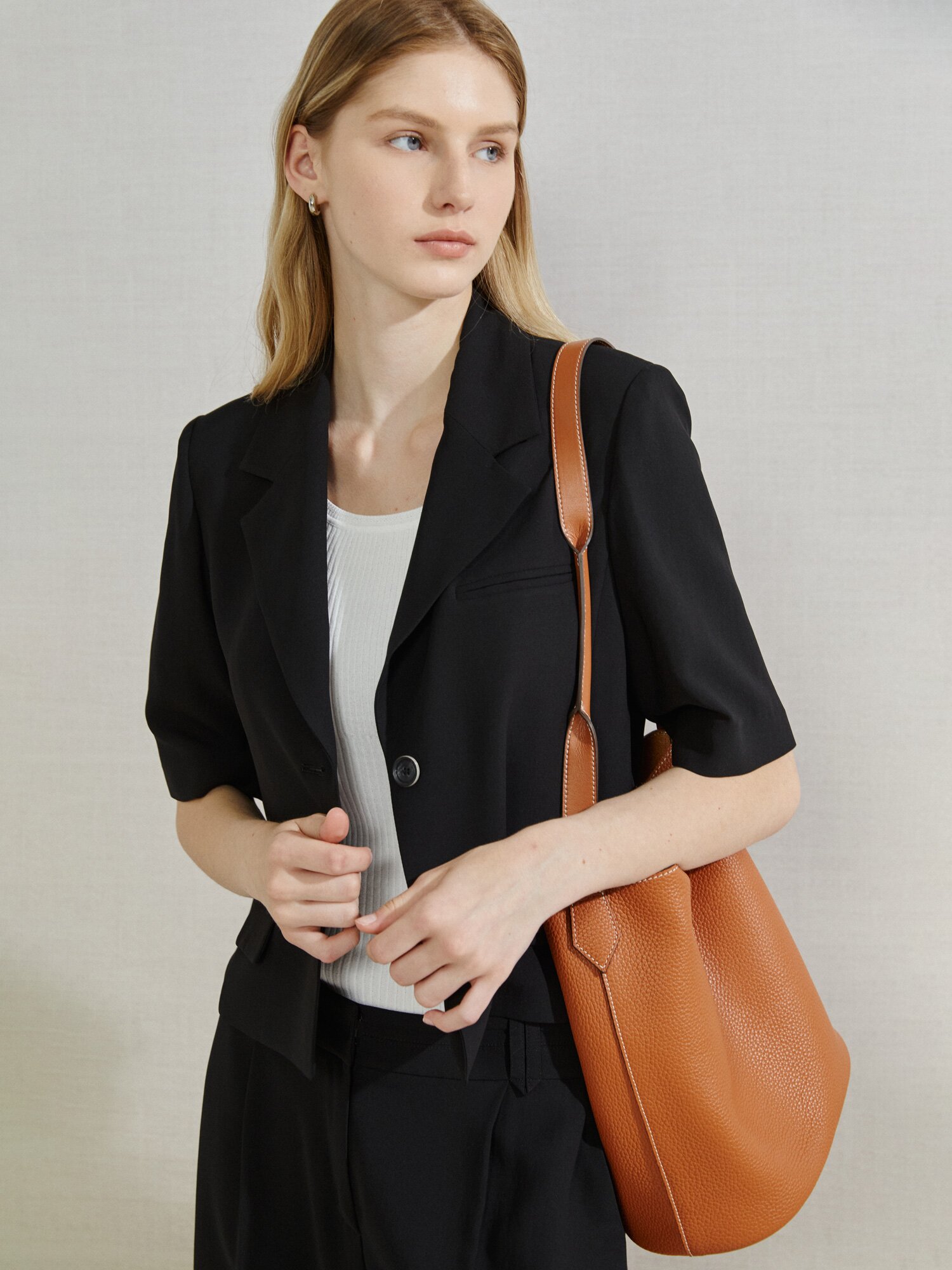 미니멀 백 밴딩 크롭 재킷 (BLACK)