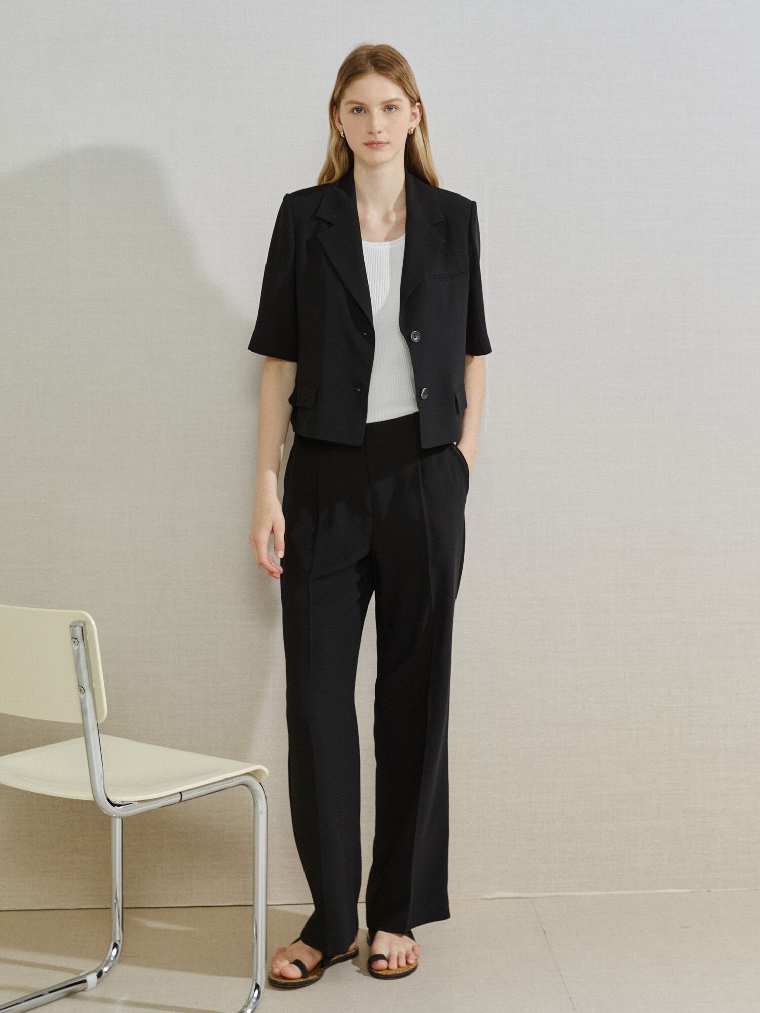 미니멀 백 밴딩 크롭 재킷 (BLACK)