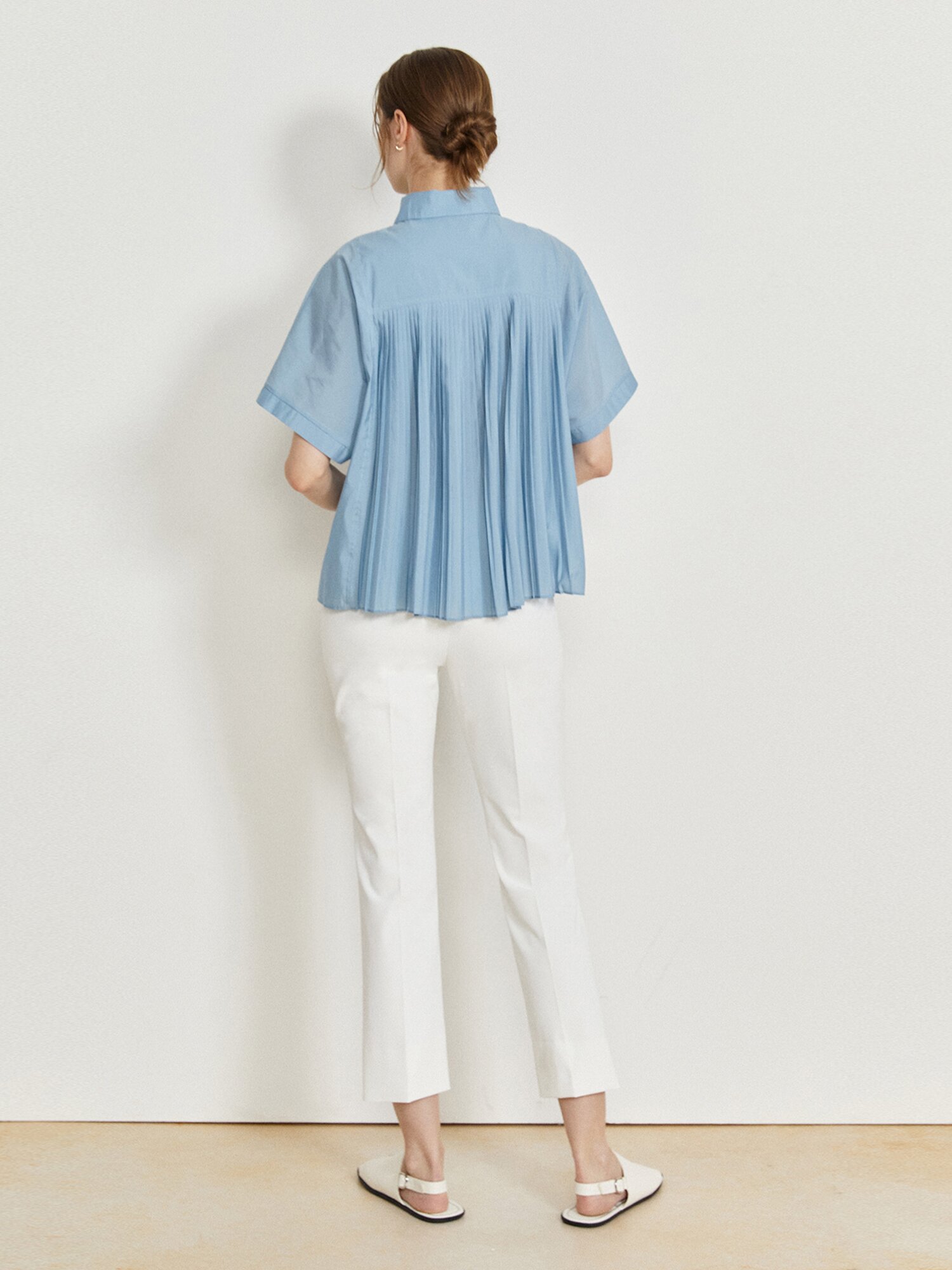 오간자 백 플리츠 블라우스 (SKY BLUE)