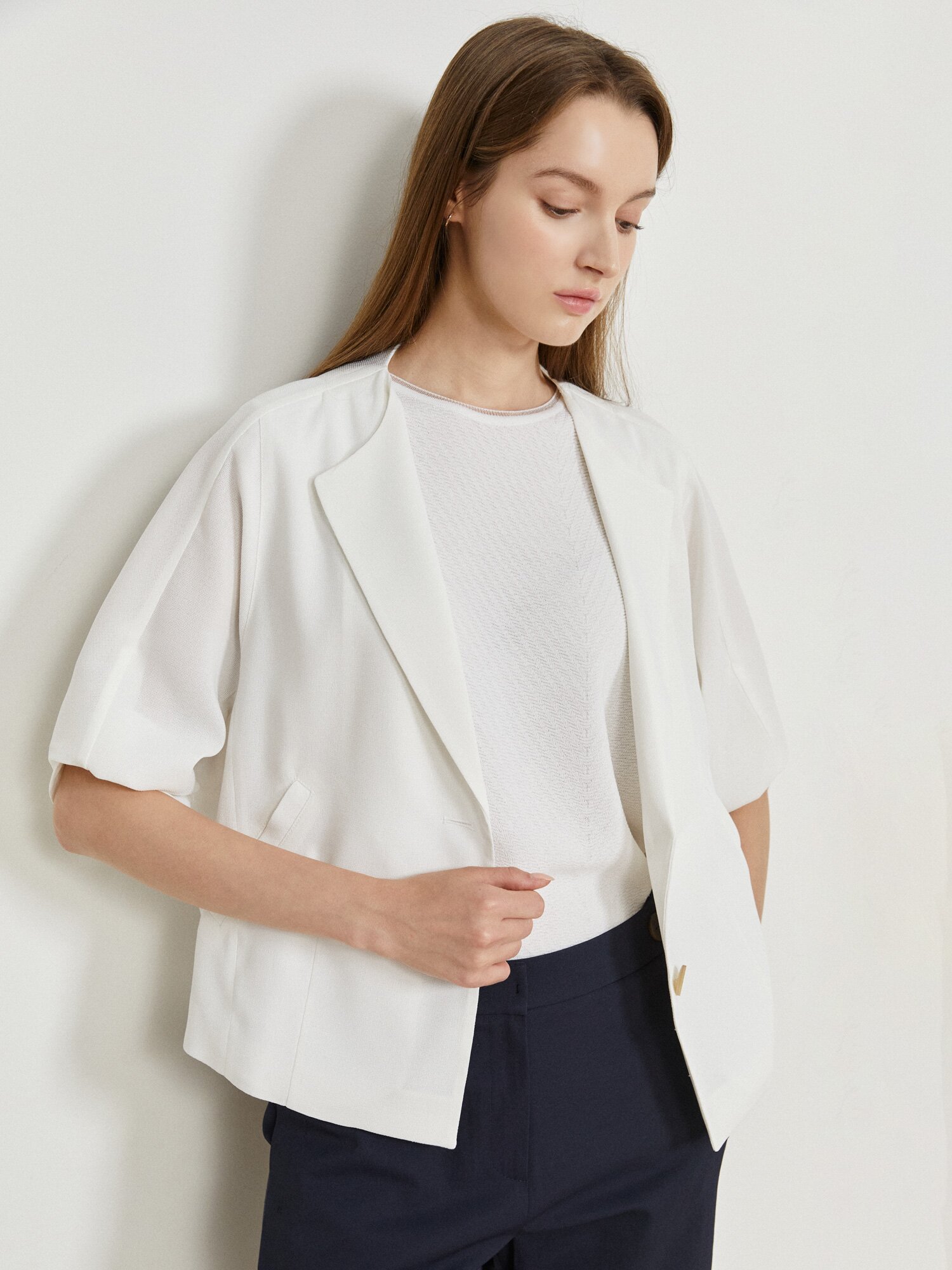 루즈핏 칼라리스 라펠 재킷 (WHITE)