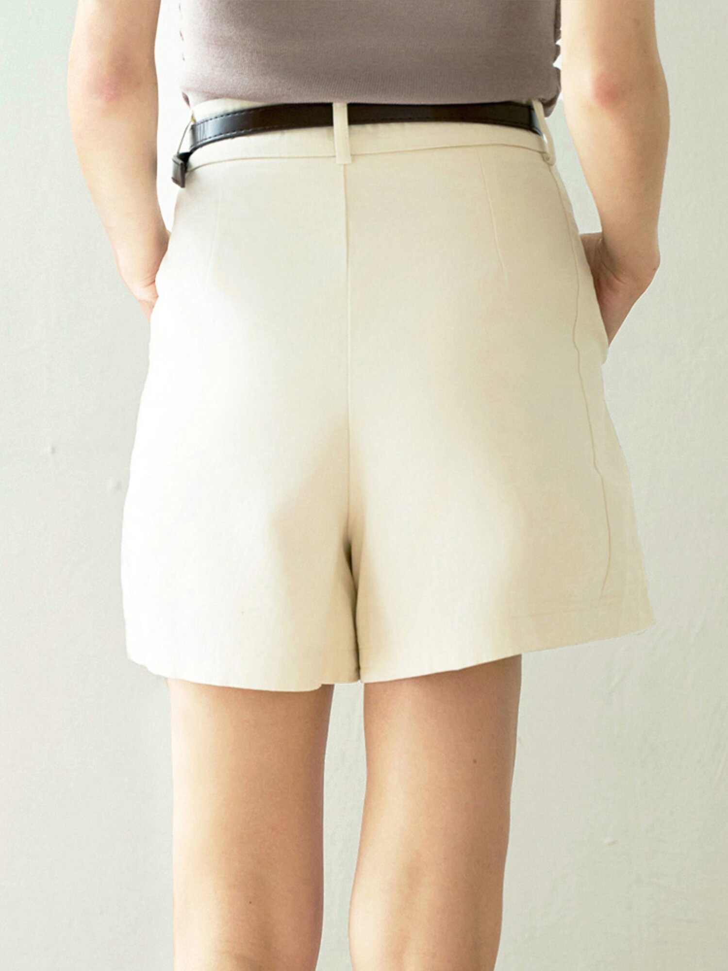 Belted cotton short pants - Beige