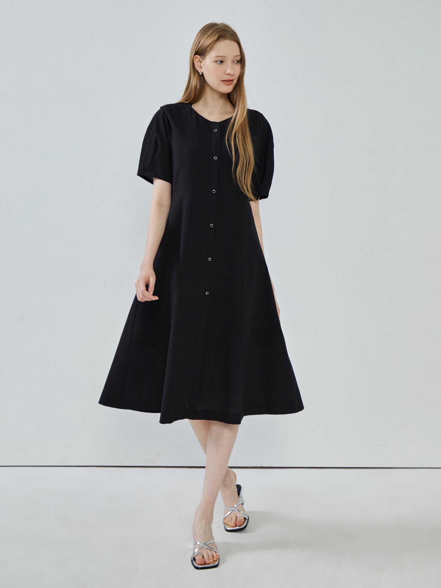 볼륨 슬리브 플레어 원피스 (BLACK)